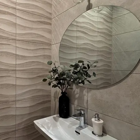 Boutique Duplex Retreat In شقة