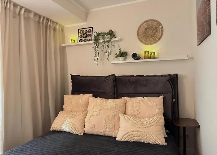 Boutique Duplex Retreat In Апартаменты