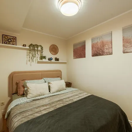 Boutique Duplex Retreat In Апартаменти Рига