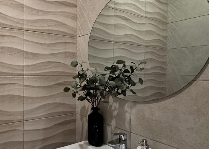 Boutique Duplex Retreat In Apartment